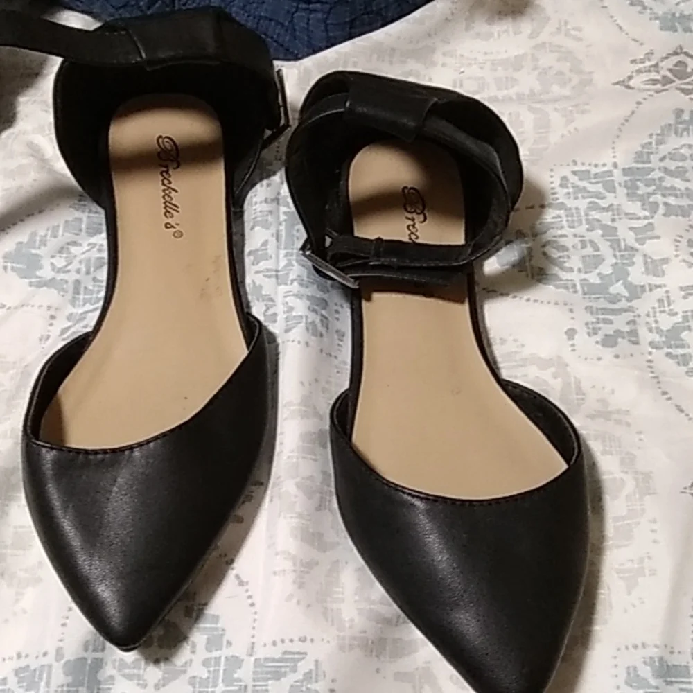Shoes - Picture 3 of 6